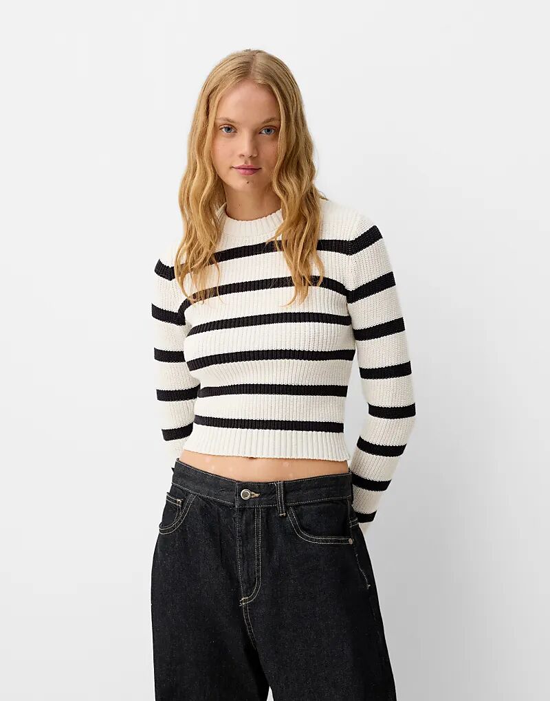 Свитер Bershka с круглым вырезом черного цвета
Свитер Bershka с круглым вырезом черного цвета