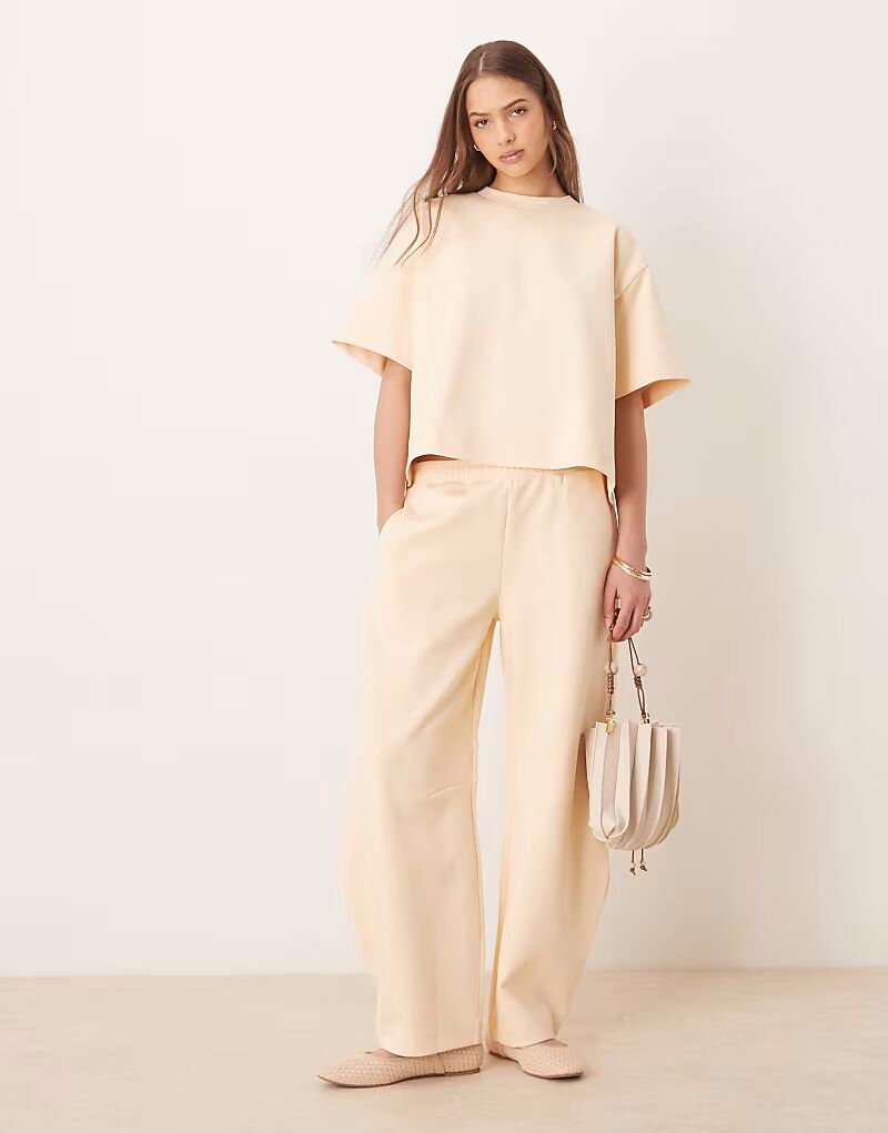 Спортивные брюки-бочонки Interlock Coord в цвете пахты Asos Design
Спортивные брюки-бочонки Interlock Coord в цвете пахты Asos Design