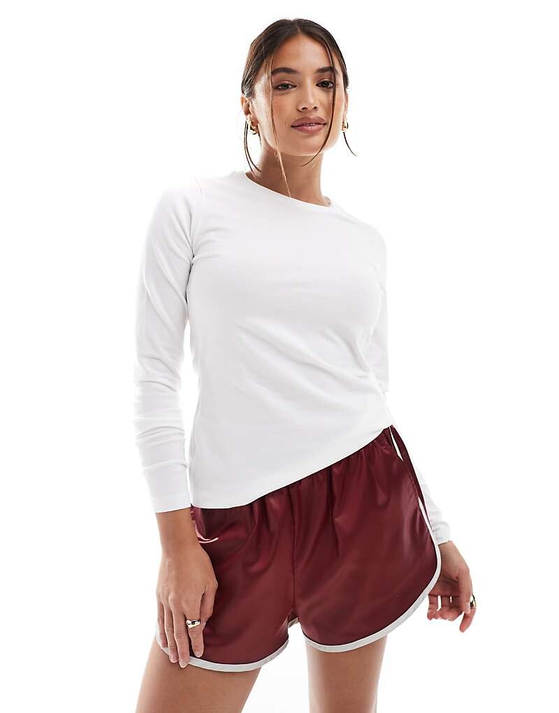 ASOS DESIGN – Ultimate – рубашка из хлопка с длинными рукавами приталенного кроя белого цветаs
ASOS DESIGN – Ultimate – рубашка из хлопка с длинными рукавами приталенного кроя белого цветаs