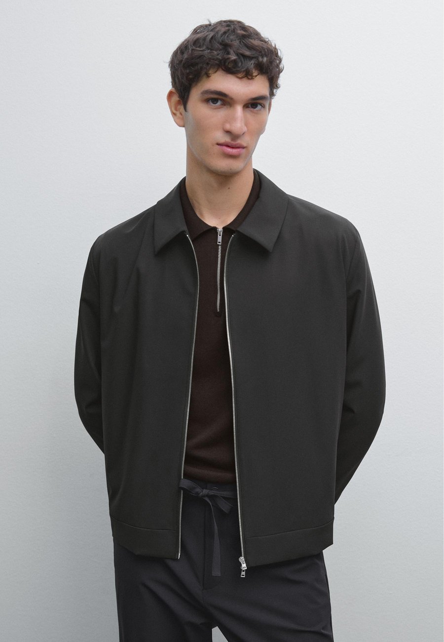 Куртка Massimo Dutti TOTAL LOOK TECHNICAL WITH ZIP, Black
Куртка Massimo Dutti TOTAL LOOK TECHNICAL WITH ZIP, Black