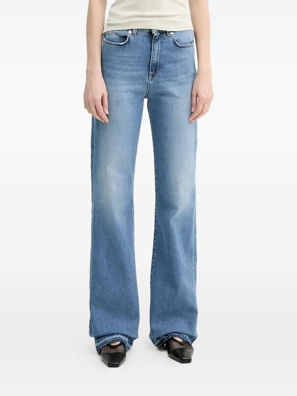 Прямые джинсы с пятью карманами Iceberg, синий
Прямые джинсы с пятью карманами Iceberg, синий