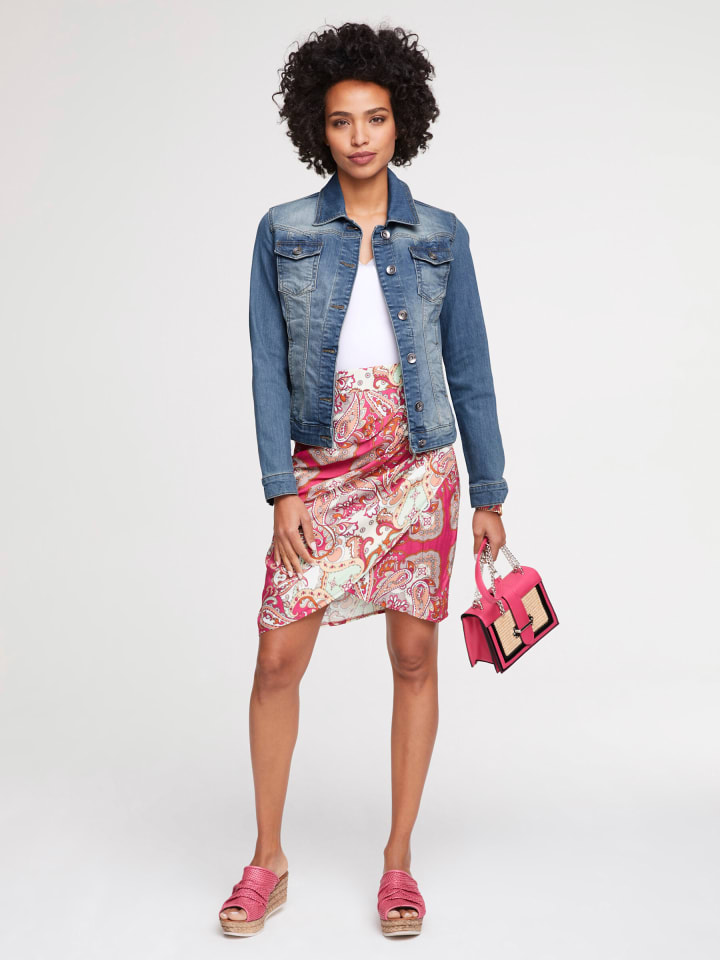 Джинсовая куртка из синего денима Heine
Джинсовая куртка из синего денима Heine