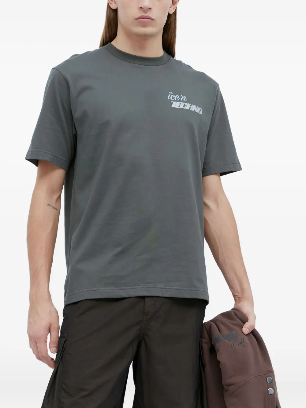Футболка с логотипом ICE & TECHNO, серый
Футболка с логотипом ICE & TECHNO, серый
