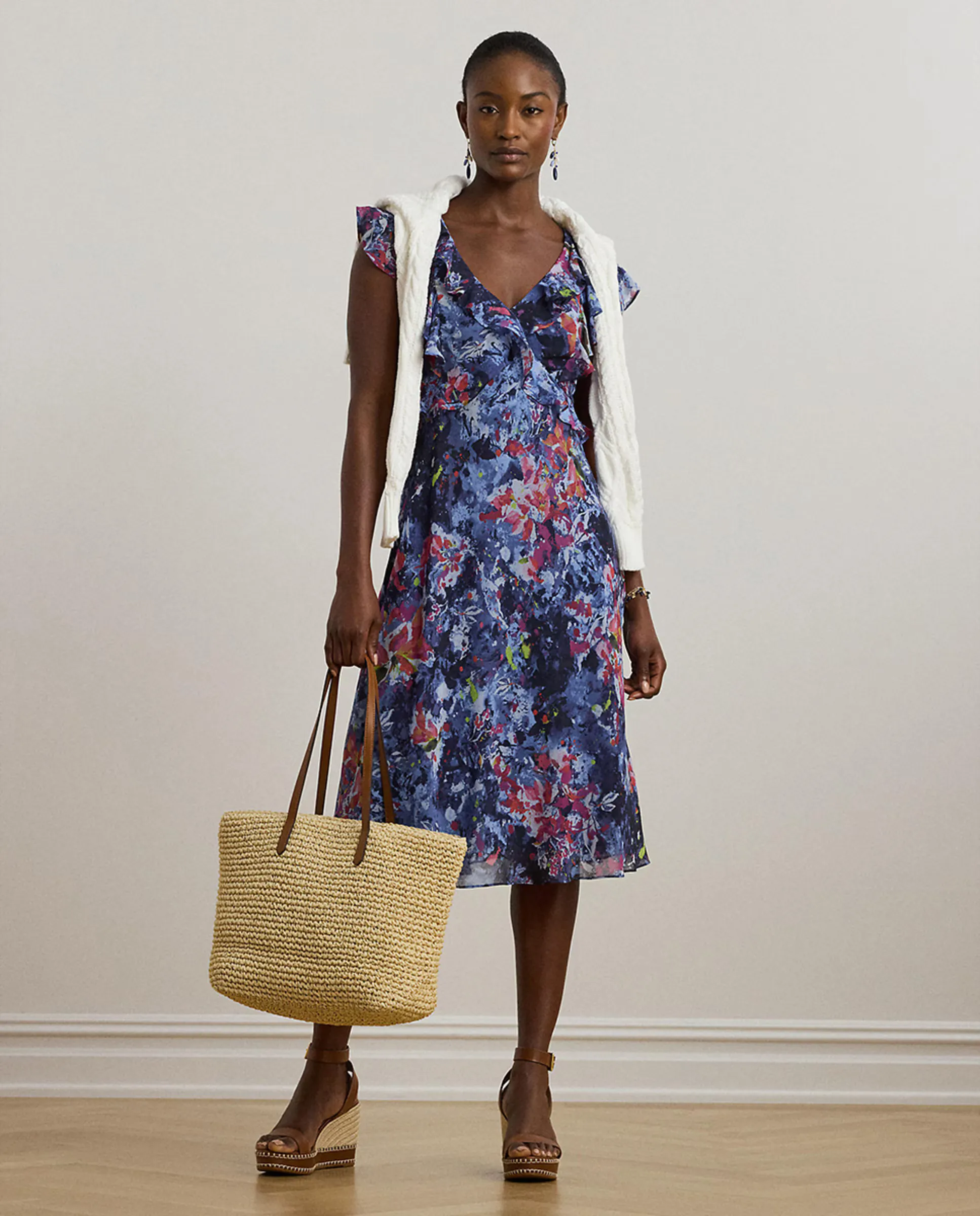 Миди-платье с принтом и V-образным вырезом Lauren Ralph Lauren, синий
Миди-платье с принтом и V-образным вырезом Lauren Ralph Lauren, синий