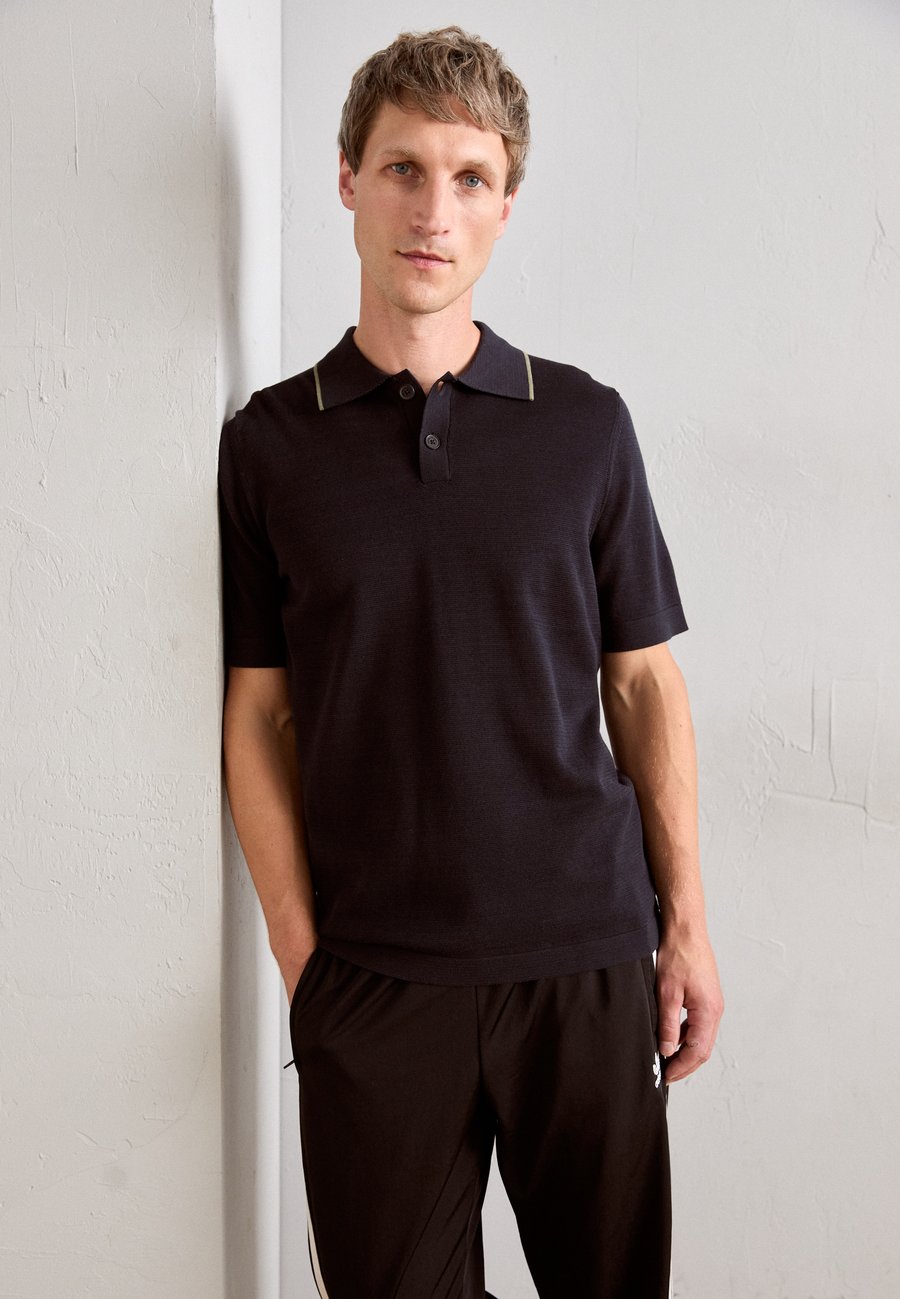 Поло Marc O'Polo MARC O’POLO X DFB TRAVEL COLLECTION POLO, Deep Night Blue/Dark Blue, Синий, Поло Marc O'Polo MARC O’POLO X DFB TRAVEL COLLECTION POLO, Deep Night Blue/Dark Blue
Поло Marc O'Polo MARC O’POLO X DFB TRAVEL COLLECTION POLO, Deep Night Blue/Dark Blue, Синий, Поло Marc O'Polo MARC O’POLO X DFB TRAVEL COLLECTION POLO, Deep Night Blue/Dark Blue