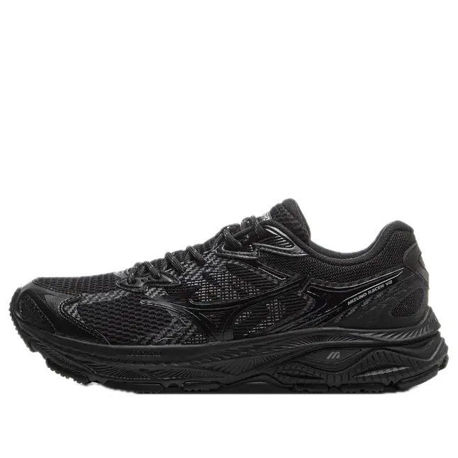 Кроссовки Mizuno Racer V2 'All Black', черный
Кроссовки Mizuno Racer V2 'All Black', черный