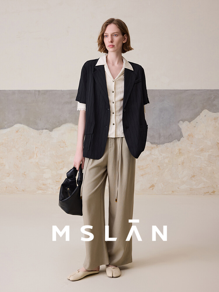 Пиджак повседневный Mslan с короткими рукавами, миндальный
Пиджак повседневный Mslan с короткими рукавами, миндальный