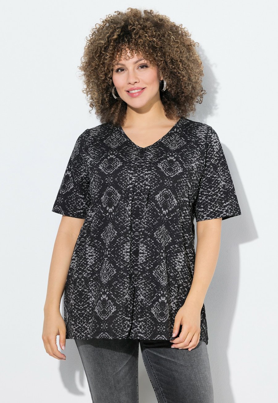 Блуза Ulla Popken Blouse, Graphite Grey/Grey
Блуза Ulla Popken Blouse, Graphite Grey/Grey