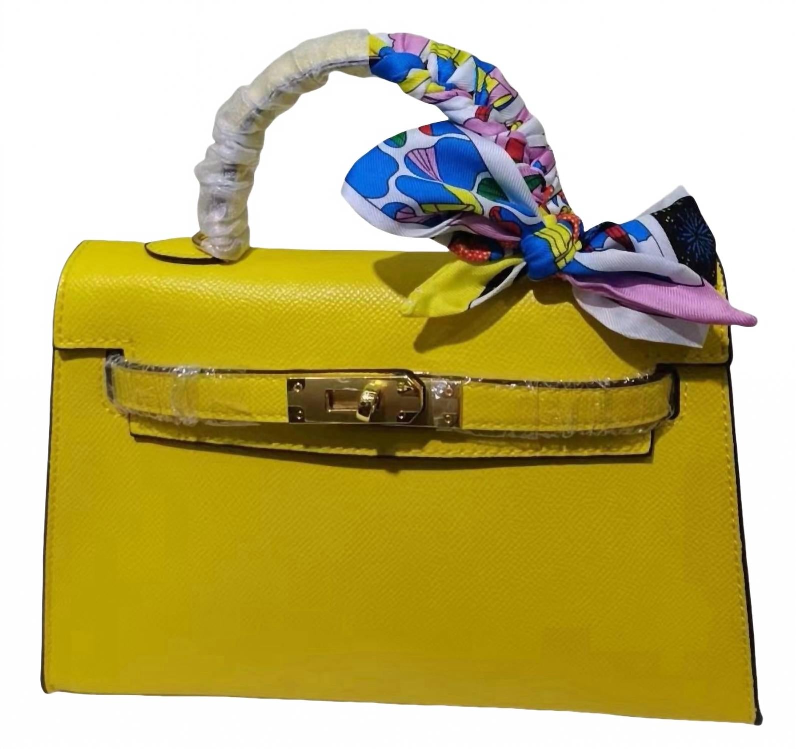 Глянцевый мини-клатч Signature в желтом цвете Glam Collections
Глянцевый мини-клатч Signature в желтом цвете Glam Collections