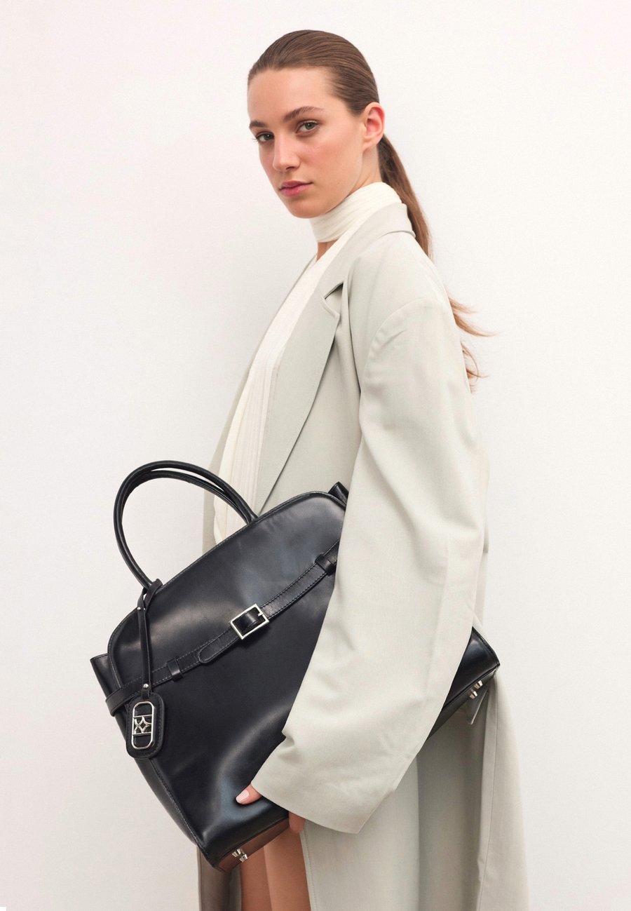 Сумка-шоппер Kazar RAELYNN, Black
Сумка-шоппер Kazar RAELYNN, Black