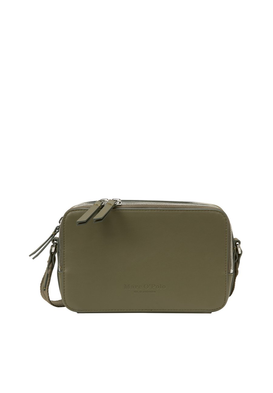 Сумка кросс-боди Marc O'Polo UMHÄNGE SMALL ALTERNATIVE , Dark Mossy Olive/Green
Сумка кросс-боди Marc O'Polo UMHÄNGE SMALL ALTERNATIVE , Dark Mossy Olive/Green