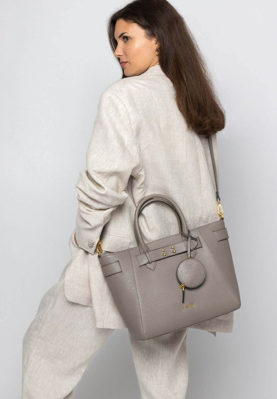 Сумка Picard CHIC WAY, Gravel/Grey
Сумка Picard CHIC WAY, Gravel/Grey