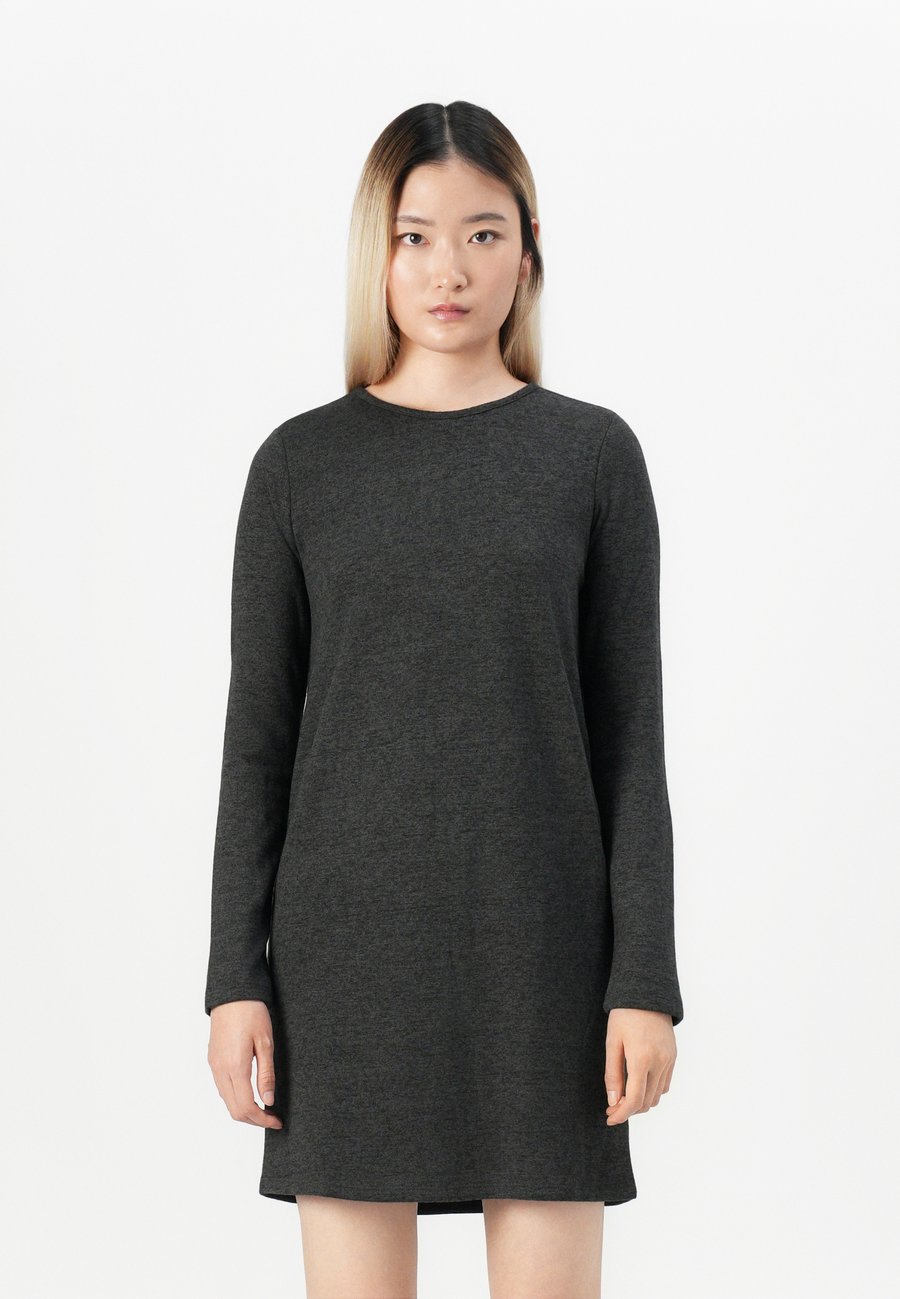 Платье Vero Moda VMBELLA SHORT ZIP DRESS, Black/White Melange/Black
Платье Vero Moda VMBELLA SHORT ZIP DRESS, Black/White Melange/Black