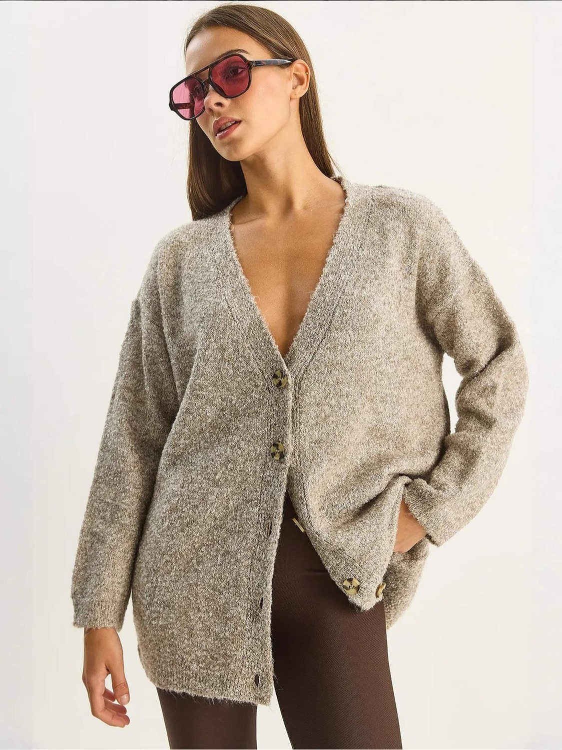 Bianco Lucci Кардиган из трикотажа в крапчатом бежевом цвете
Bianco Lucci Кардиган из трикотажа в крапчатом бежевом цвете