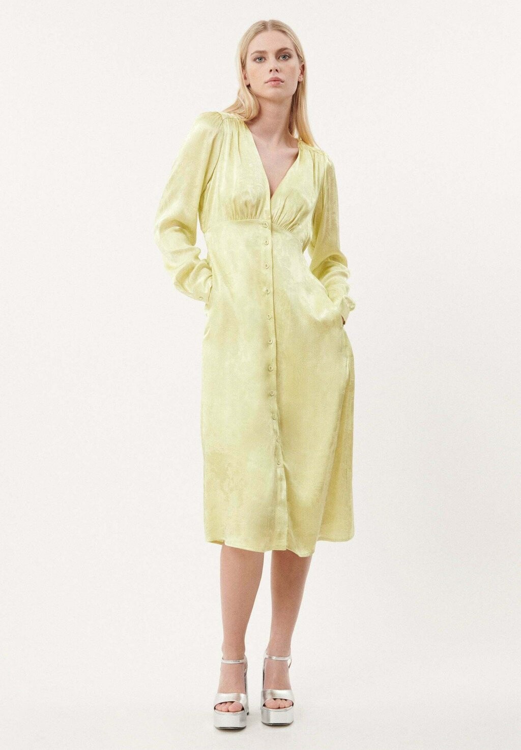 Дневное платье JIM FRNCH, оливковый
Дневное платье JIM FRNCH, оливковый