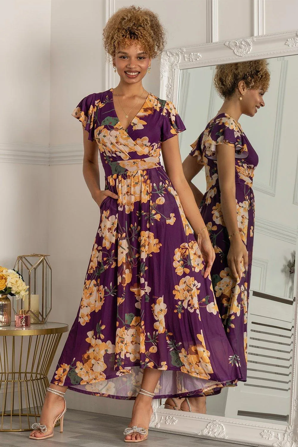 Сетчатое платье макси Piper с глубоким вырезом и подолом Jolie Moi, фиолетовый
Сетчатое платье макси Piper с глубоким вырезом и подолом Jolie Moi, фиолетовый