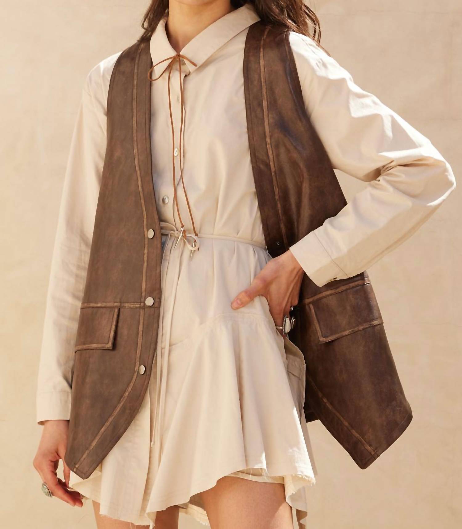 Жилет из веганской кожи с застежкой спереди, цвет «эспрессо» Promesa, Espresso
Жилет из веганской кожи с застежкой спереди, цвет «эспрессо» Promesa, Espresso