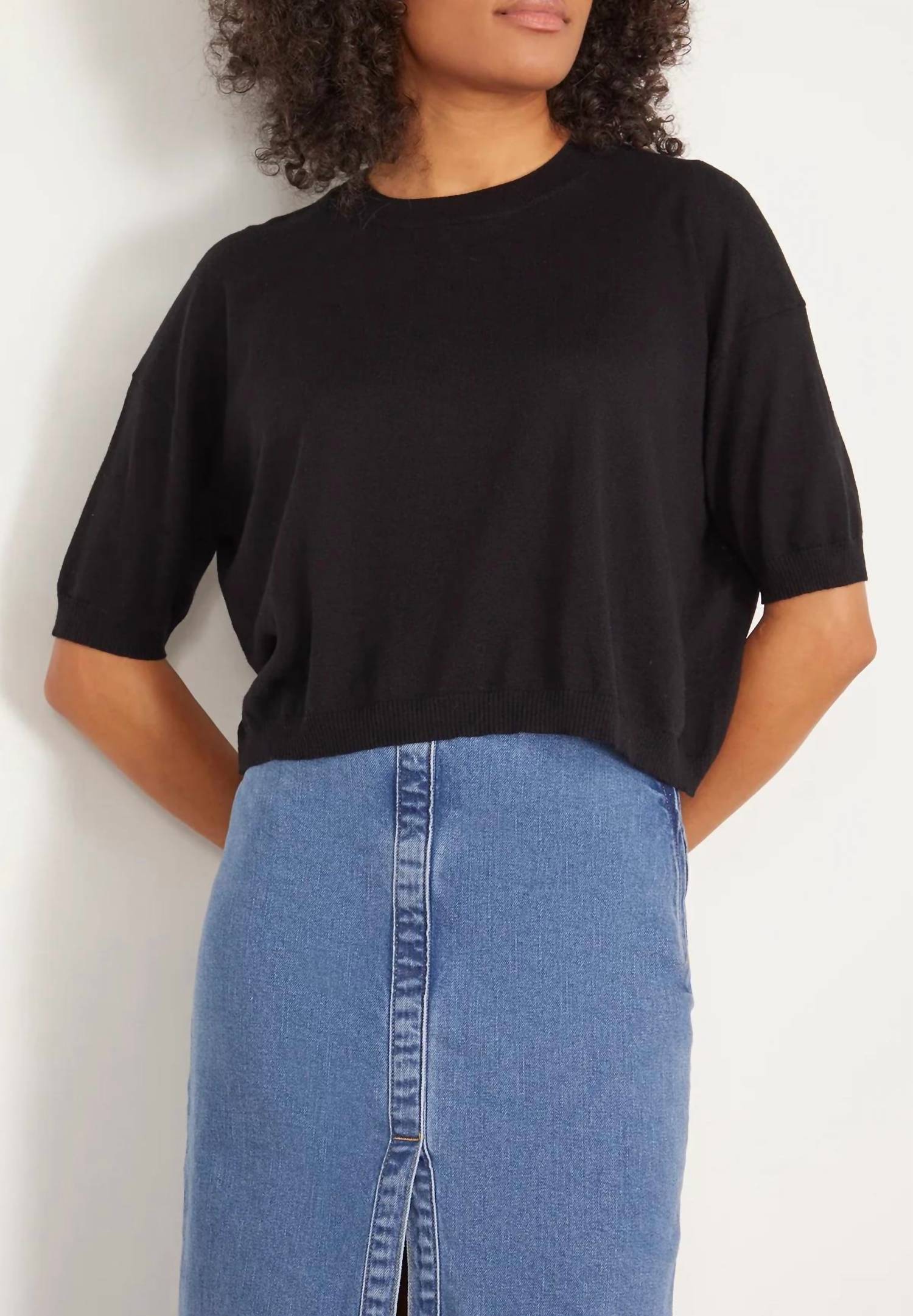 Топ Deliah в черном цвете Vanessa Bruno
Топ Deliah в черном цвете Vanessa Bruno