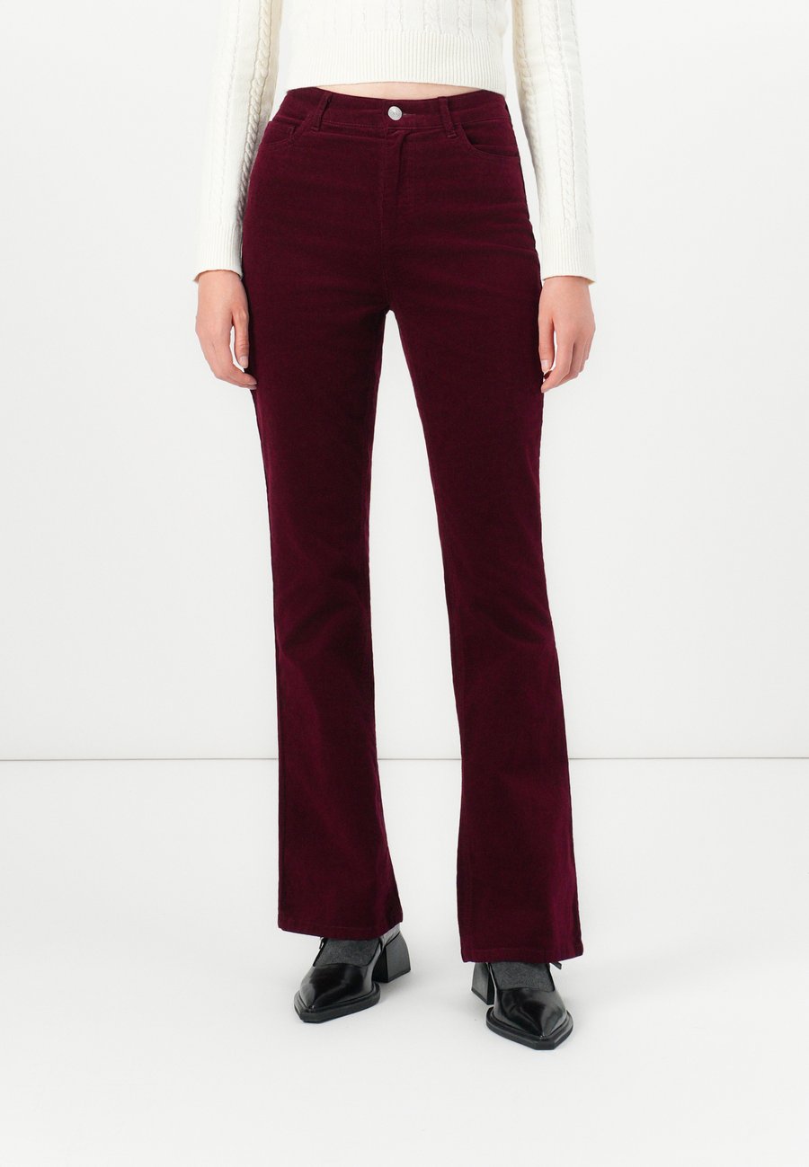 Брюки Pieces PCJOYA FLARED JEANS, Tawny Port/Bordeaux
Брюки Pieces PCJOYA FLARED JEANS, Tawny Port/Bordeaux