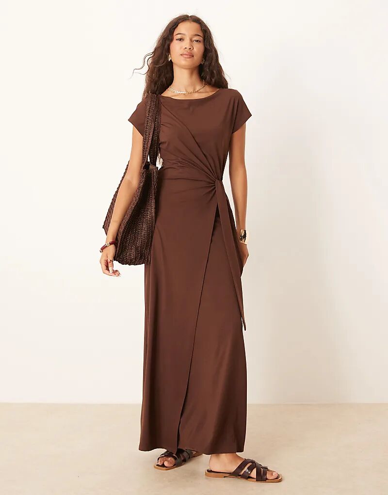Платье макси ASOS DESIGN шоколадного цвета с короткими рукавами и завязками спереди
Платье макси ASOS DESIGN шоколадного цвета с короткими рукавами и завязками спереди