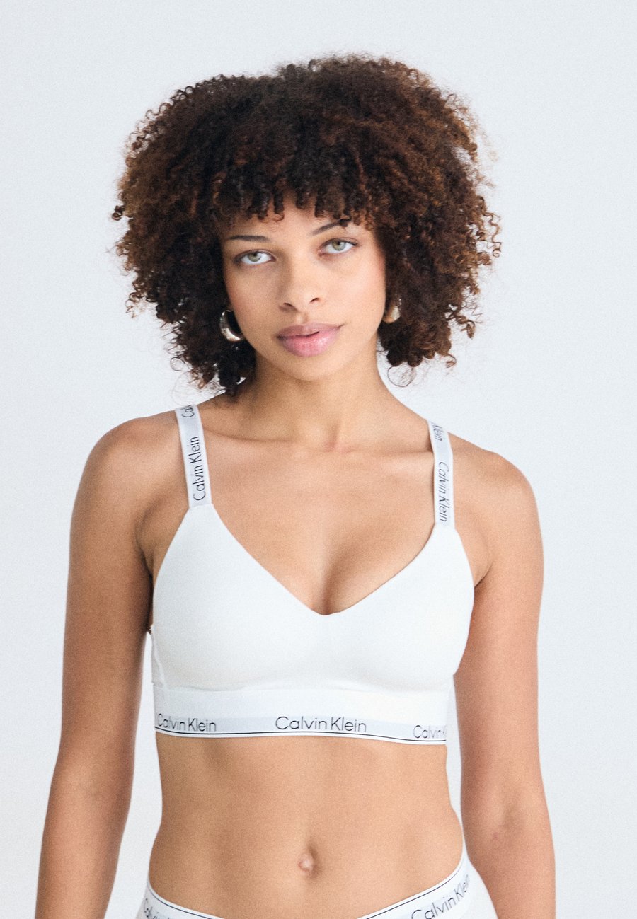 Бюстгальтер Calvin Klein Underwear BRALETTE ICON , White
Бюстгальтер Calvin Klein Underwear BRALETTE ICON , White