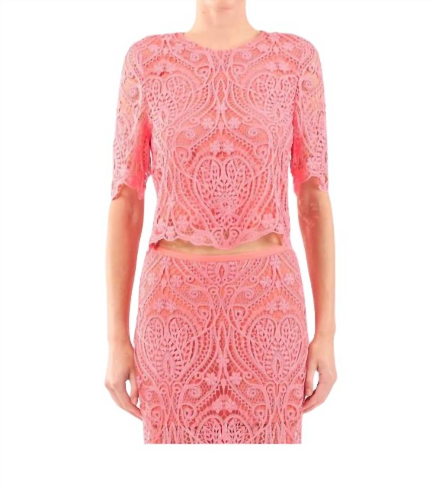 Футболка с кружевом в розовом оттенке Rosey Glo Le Superbe 
Футболка с кружевом в розовом оттенке Rosey Glo Le Superbe