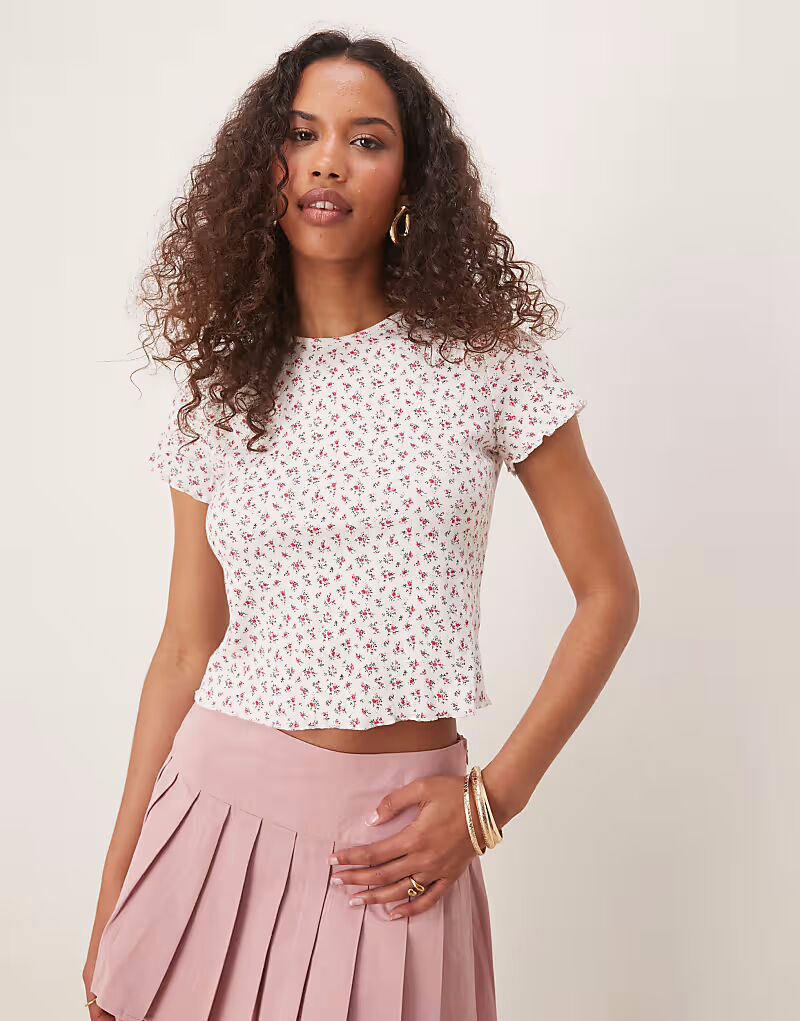 Гламурная футболка с подолом в виде салата в белом меланжевом ажурном узоре Glamorous
Гламурная футболка с подолом в виде салата в белом меланжевом ажурном узоре Glamorous