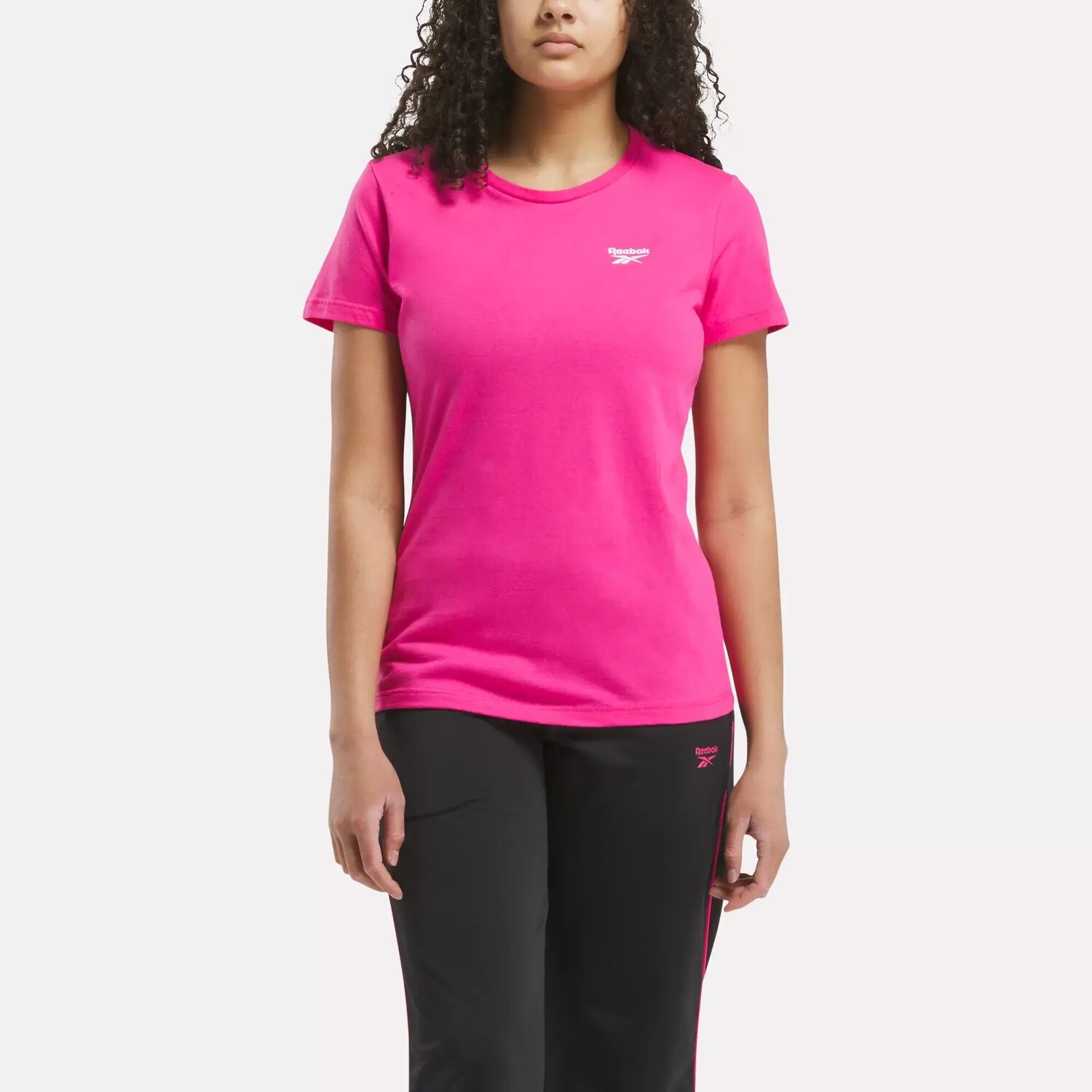 Классическая футболка с маленьким логотипом Reebok, розовый
Классическая футболка с маленьким логотипом Reebok, розовый