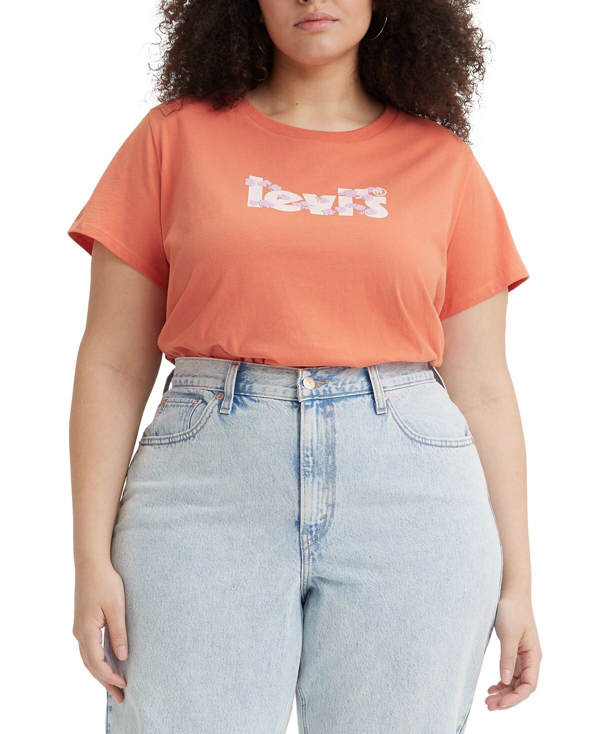 Модная футболка больших размеров с идеальным графическим логотипом и крыльями летучей мыши Levi's
Модная футболка больших размеров с идеальным графическим логотипом и крыльями летучей мыши Levi's