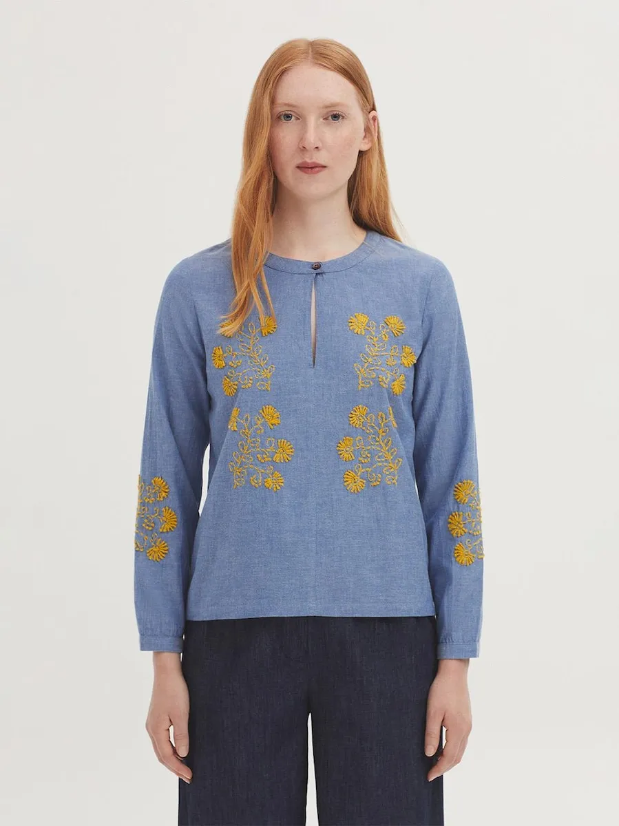 Женская хлопковая блузка с круглым вырезом и вышивкой Nice Things, синий/желтый
Женская хлопковая блузка с круглым вырезом и вышивкой Nice Things, синий/желтый