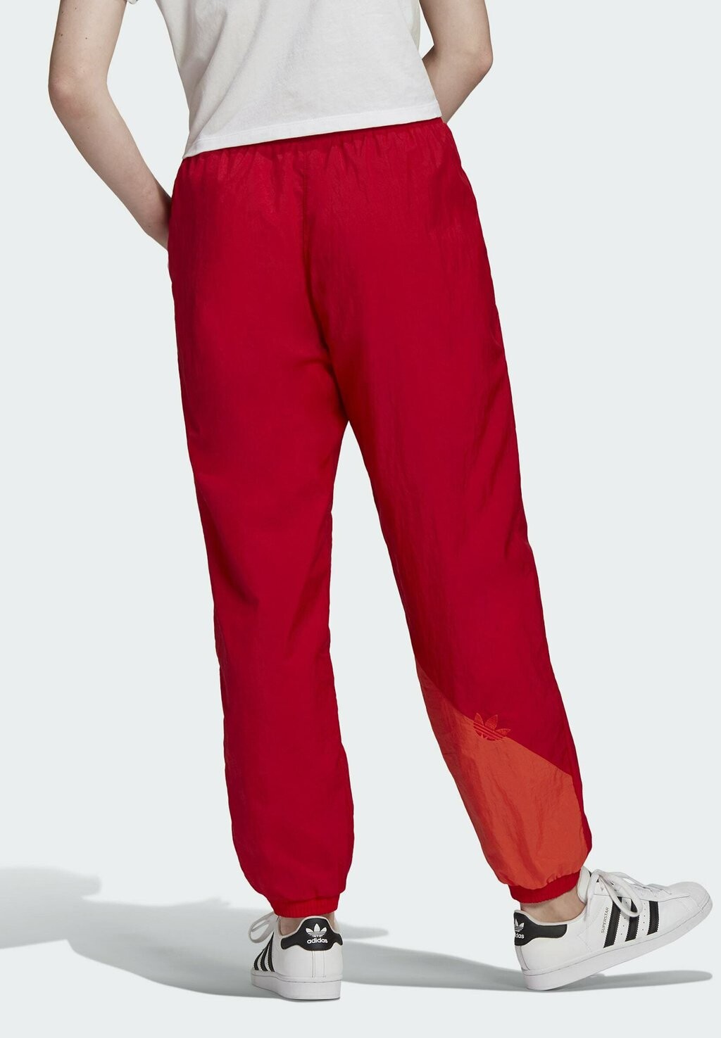 Брюки тренировочного костюма Adicolor Sliced Trefoil Japona Tracksuit Bottoms adidas Originals, красный
Брюки тренировочного костюма Adicolor Sliced Trefoil Japona Tracksuit Bottoms adidas Originals, красный