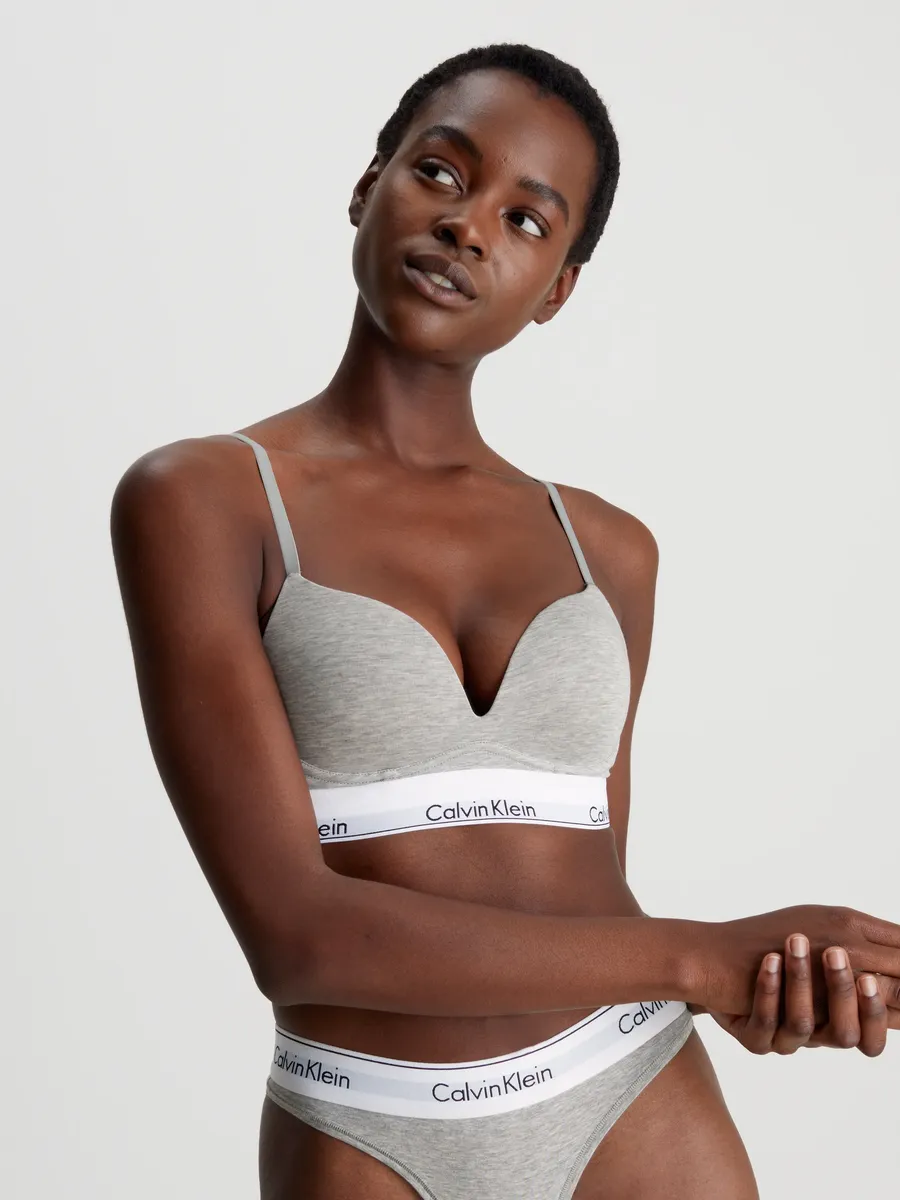 Бюстгальтер пуш-ап Calvin Klein Underwear "PLUNGE PUSH UP", с логотипом на поясе, серый
Бюстгальтер пуш-ап Calvin Klein Underwear "PLUNGE PUSH UP", с логотипом на поясе, серый