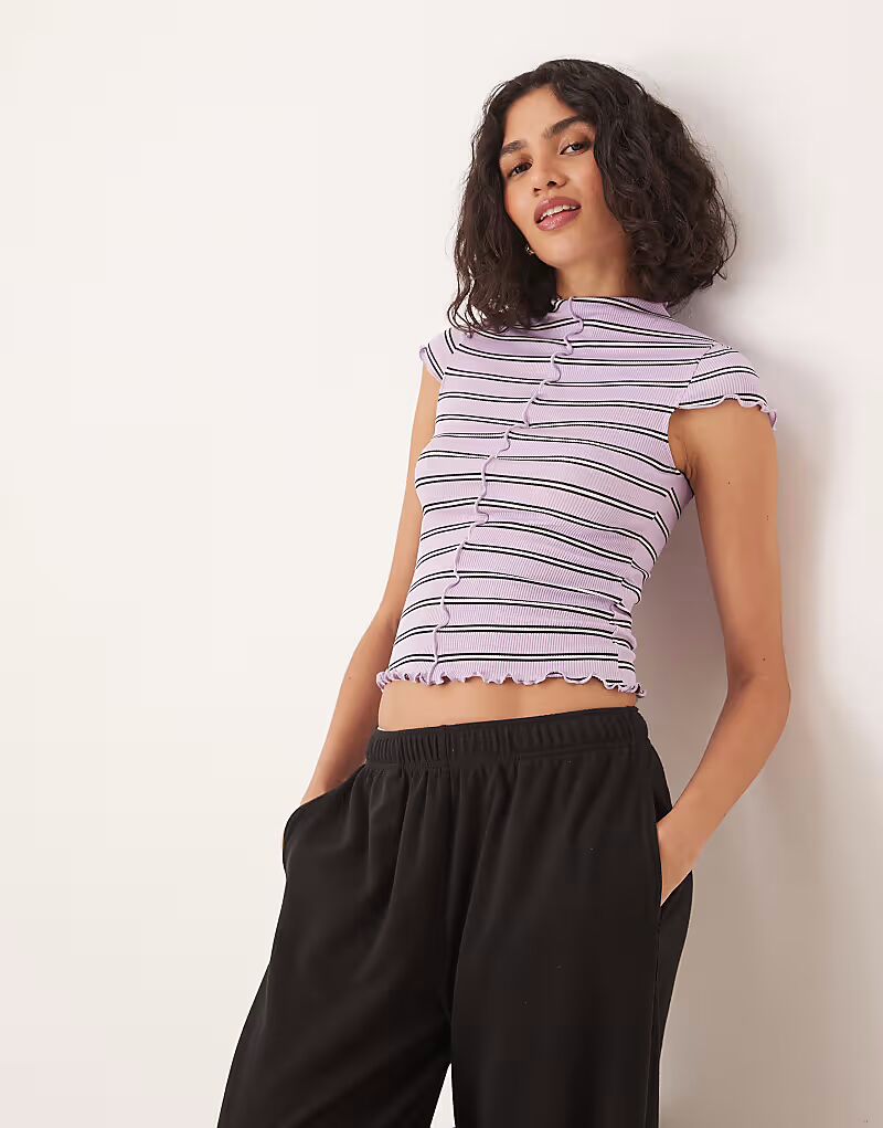 Укороченная футболка ASOS DESIGN с высоким воротом, декоративными швами, полосками и рукавами-крылышками
Укороченная футболка ASOS DESIGN с высоким воротом, декоративными швами, полосками и рукавами-крылышками