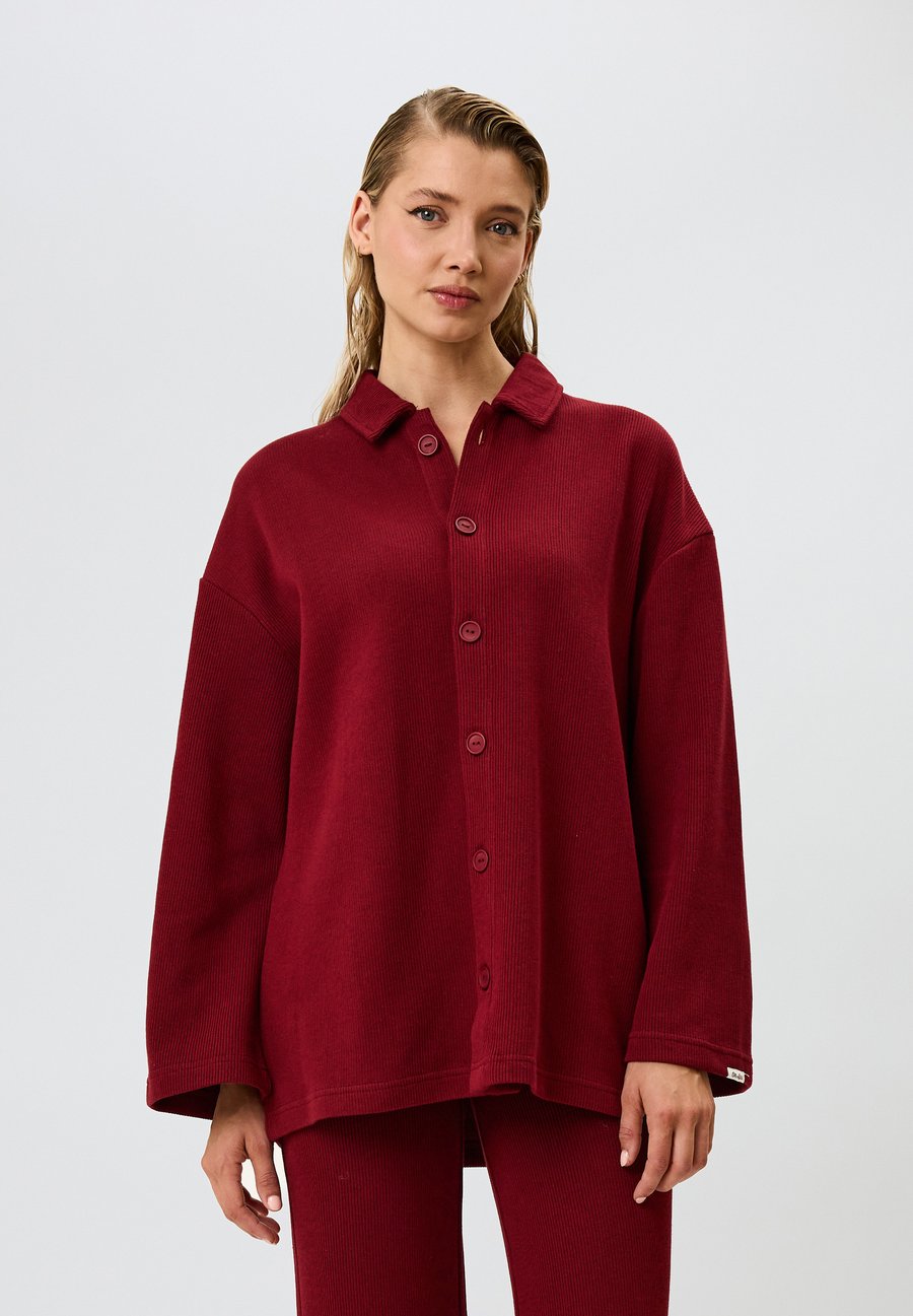 Блуза OH APRIL Button-down blouse, Merlot/Dark Red
Блуза OH APRIL Button-down blouse, Merlot/Dark Red