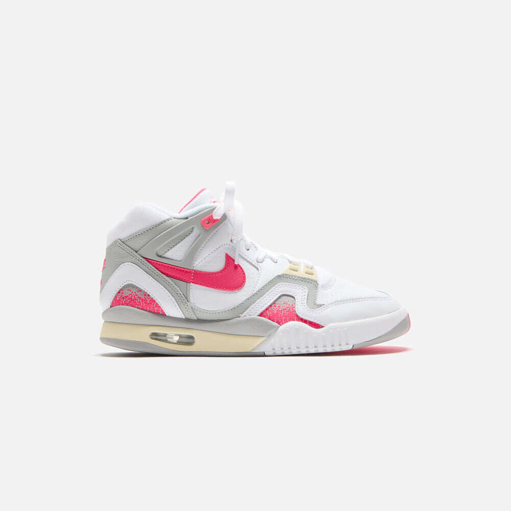 Кроссовки Nike Air Tech Challenge II QS, цвет White/Racer Pink/Light Smoke Grey
Кроссовки Nike Air Tech Challenge II QS, цвет White/Racer Pink/Light Smoke Grey