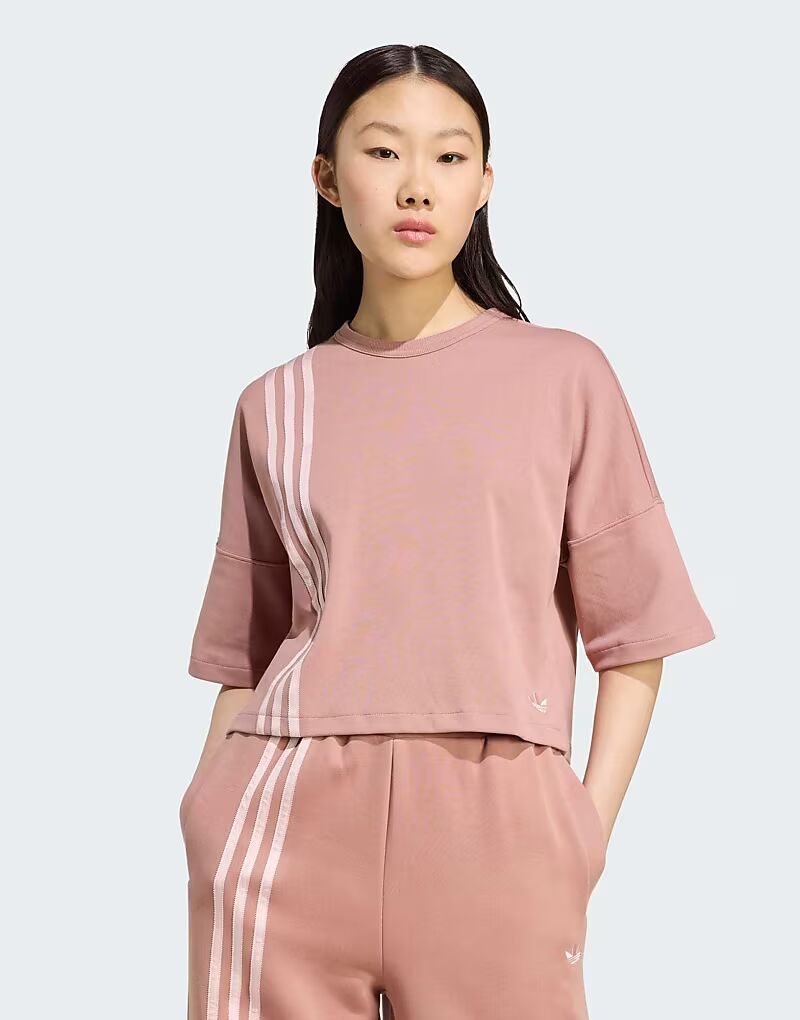 Футболка Off с тремя полосками в теплом грунте Adidas Originals
Футболка Off с тремя полосками в теплом грунте Adidas Originals