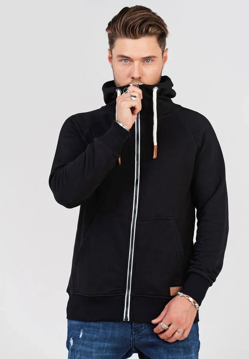 Толстовка behype с капюшоном "SWANTON", с практичным капюшоном, черный
Толстовка behype с капюшоном "SWANTON", с практичным капюшоном, черный