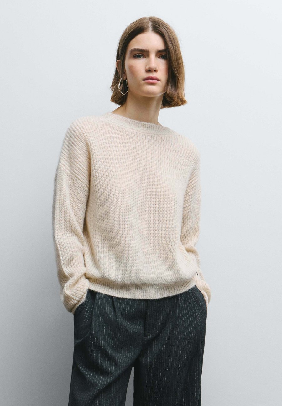 Джемпер Pepe Jeans Jumper, Mousse White/Off-White
Джемпер Pepe Jeans Jumper, Mousse White/Off-White