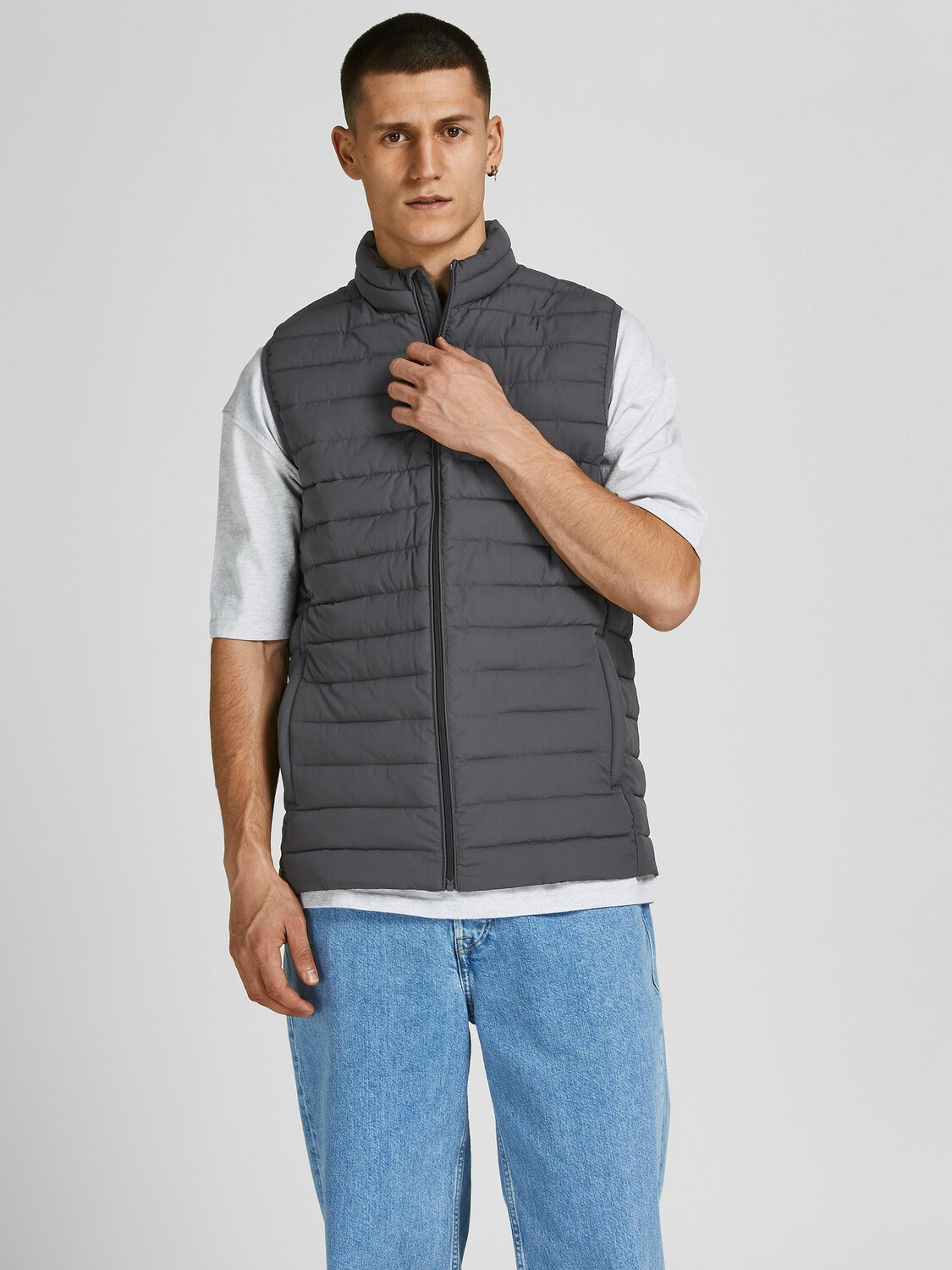 Утепленный жилет Jack & Jones Stepp Übergangs Jacke Blouson ohne Ärmel JJERECYCLE, серый
Утепленный жилет Jack & Jones Stepp Übergangs Jacke Blouson ohne Ärmel JJERECYCLE, серый