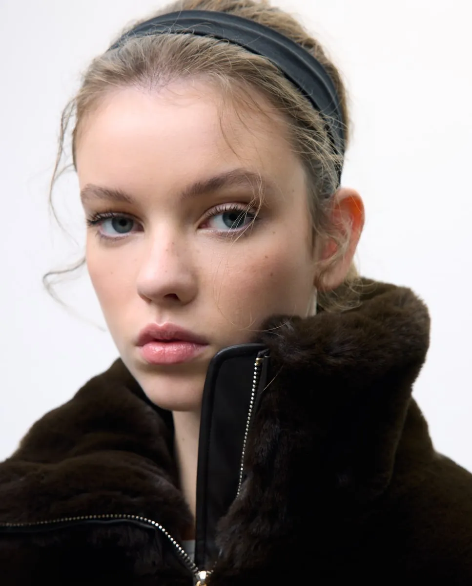 Женская куртка с молнией и мехом Tintoretto, шоколадный
Женская куртка с молнией и мехом Tintoretto, шоколадный