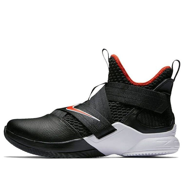 Кроссовки Nike LeBron Soldier 12 'Black Red', черный
Кроссовки Nike LeBron Soldier 12 'Black Red', черный