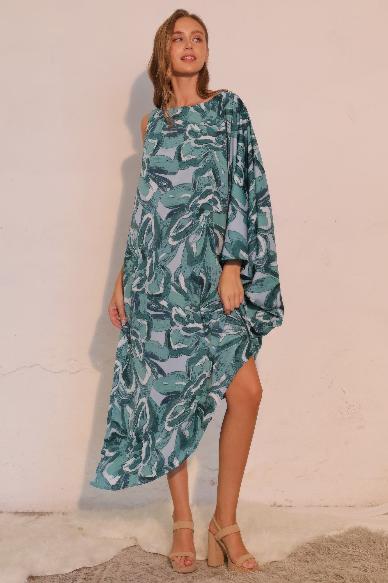 Платье Chasing Petals с одним рукавом TRUEDAMES, бирюзовый
Платье Chasing Petals с одним рукавом TRUEDAMES, бирюзовый