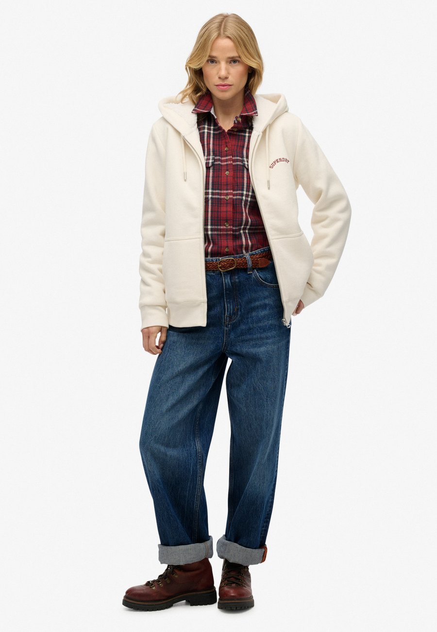 Толстовка Superdry & Co Zip-up sweatshirt, Blanc/White, Белый, Толстовка Superdry & Co Zip-up sweatshirt, Blanc/White
Толстовка Superdry & Co Zip-up sweatshirt, Blanc/White, Белый, Толстовка Superdry & Co Zip-up sweatshirt, Blanc/White