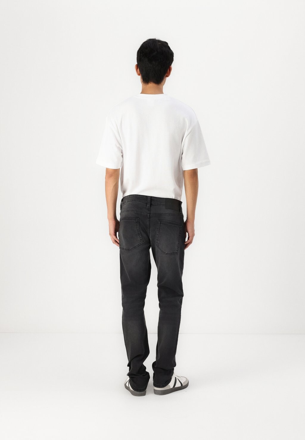 Джинсы облегающего кроя ONSLOOM SLIM BOX Only & Sons, черный деним
Джинсы облегающего кроя ONSLOOM SLIM BOX Only & Sons, черный деним