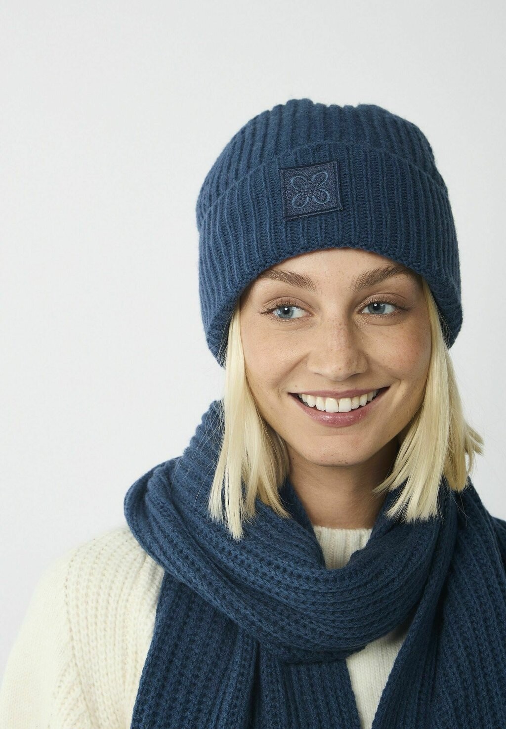 Шапка Codello, темно-синий
Шапка Codello, темно-синий