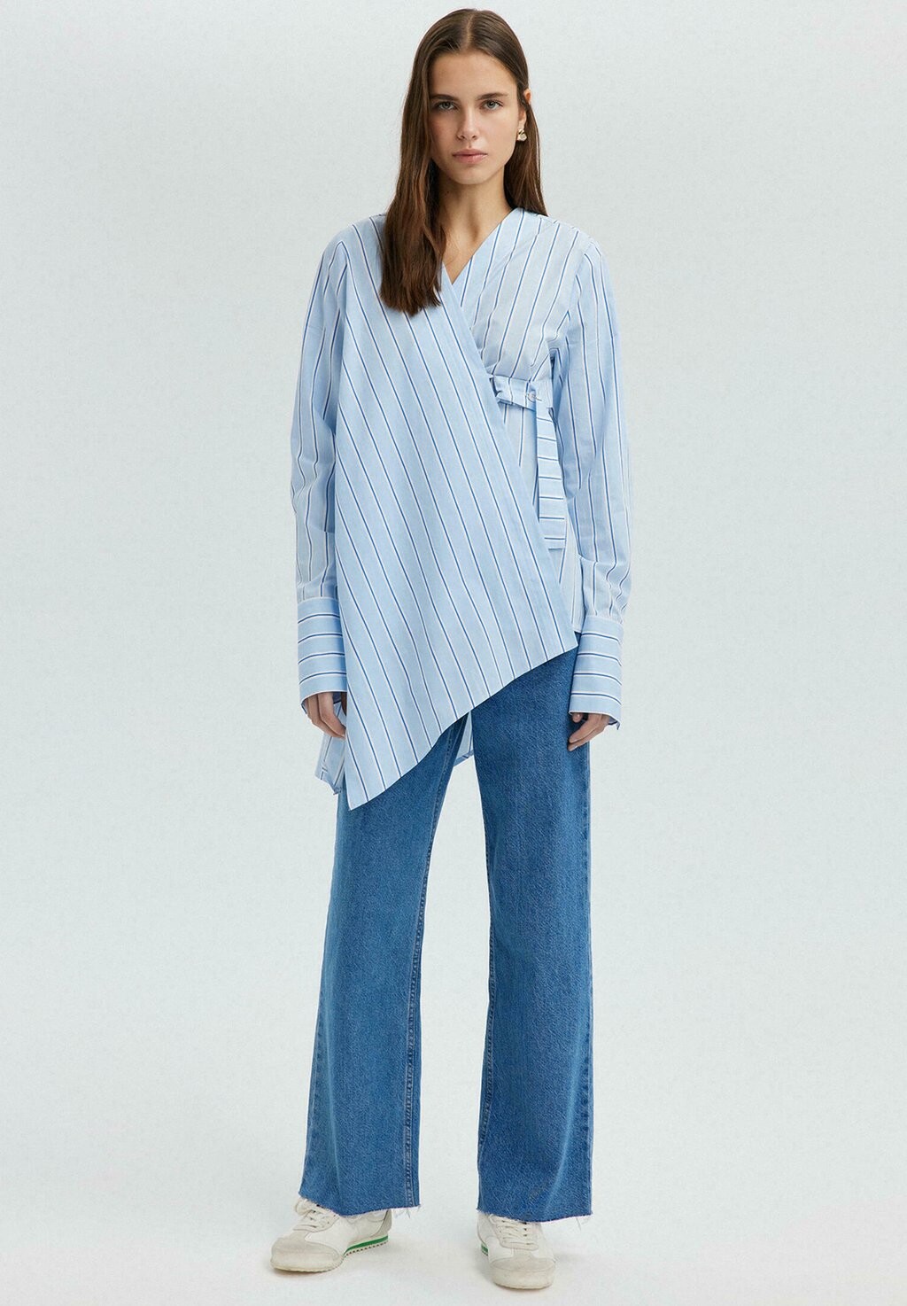 Короткое пальто KIMONO ASYMMETRIC BINDING DETAIL Touché Privé, синий
Короткое пальто KIMONO ASYMMETRIC BINDING DETAIL Touché Privé, синий