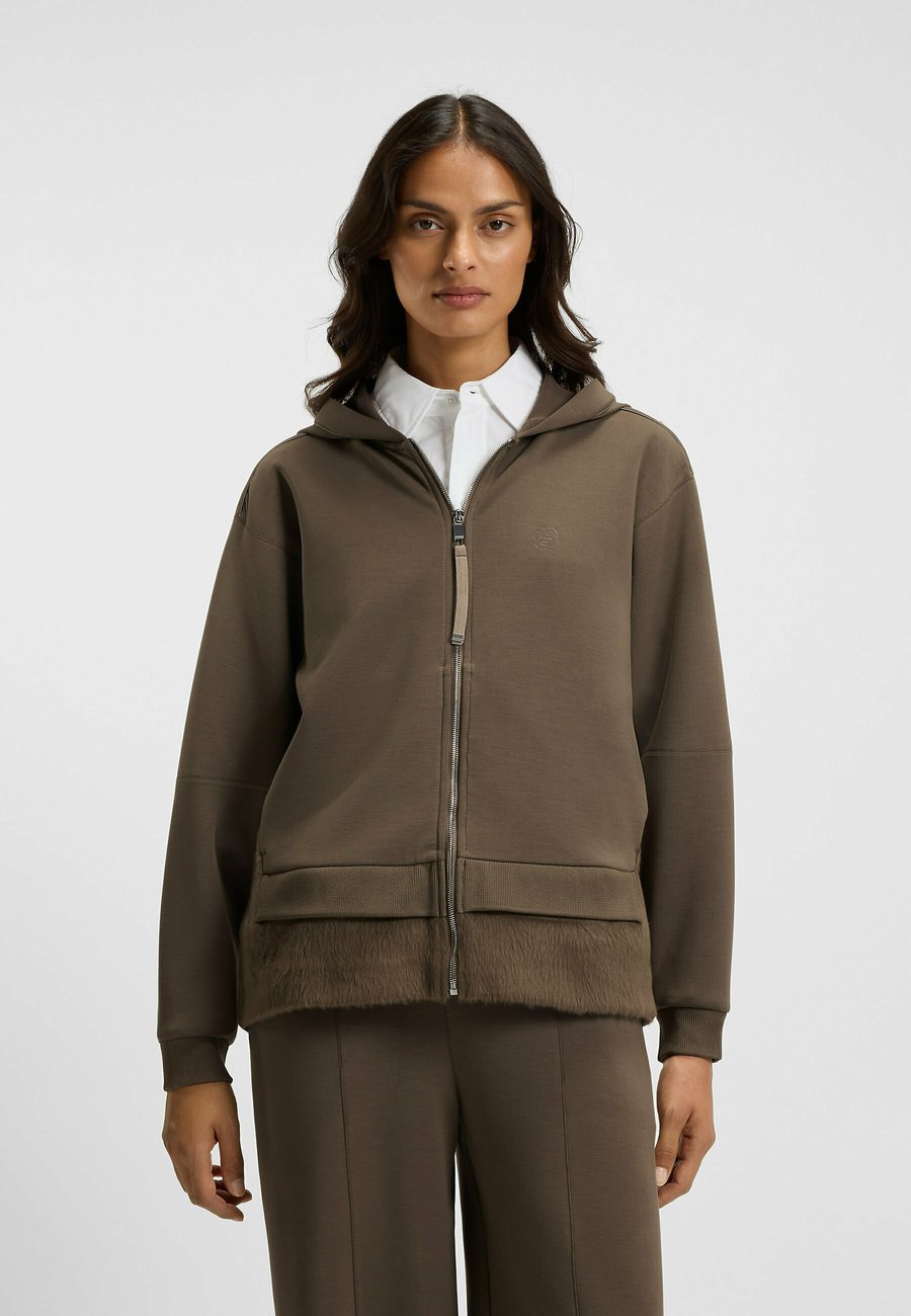 Толстовка BOSS EDAREE, Charcoal Nine/Mottled Anthracite
Толстовка BOSS EDAREE, Charcoal Nine/Mottled Anthracite