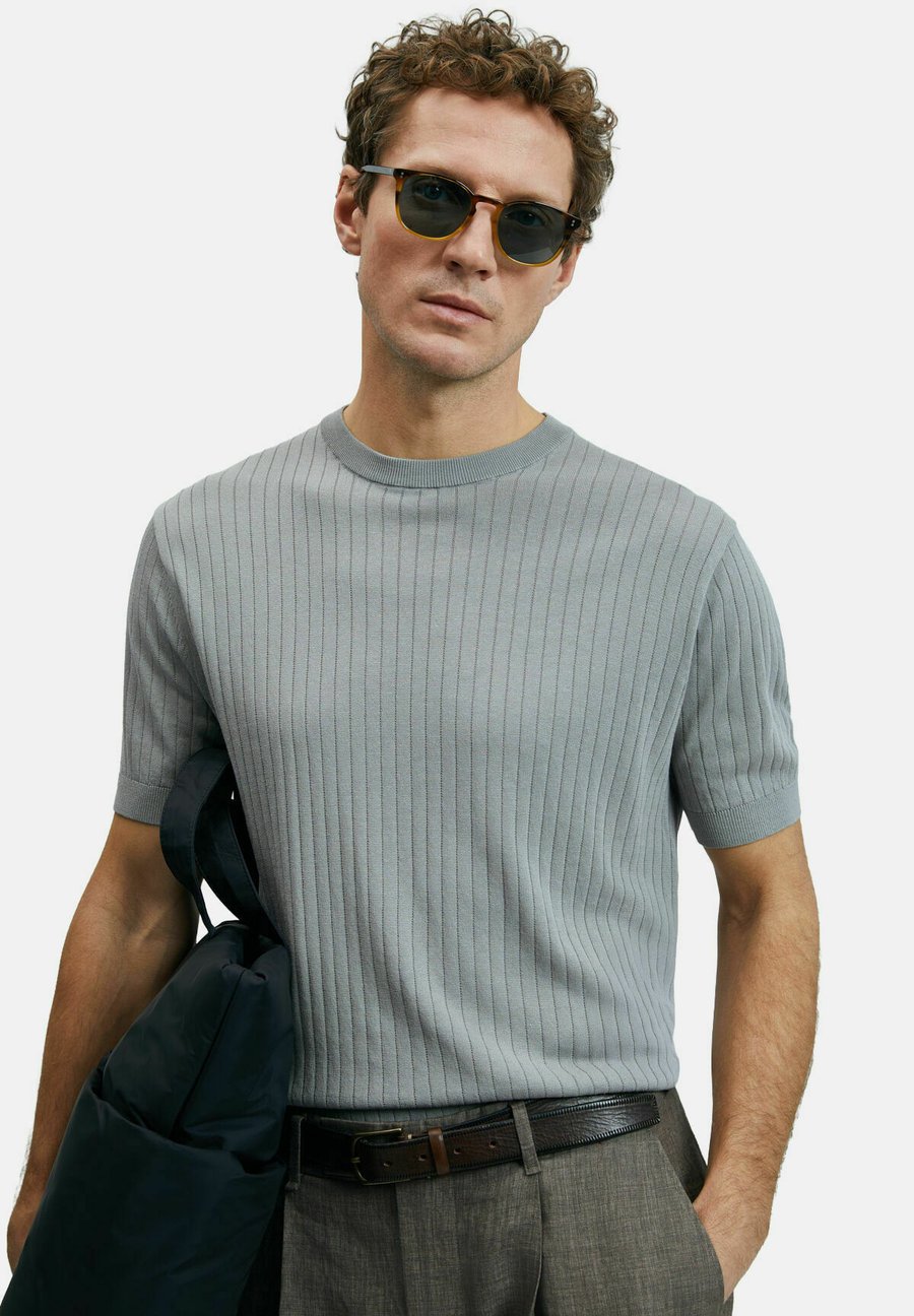 Футболка Lufian SPEAR, Hellgrau/Light Grey, Серый, Футболка Lufian SPEAR, Hellgrau/Light Grey
Футболка Lufian SPEAR, Hellgrau/Light Grey, Серый, Футболка Lufian SPEAR, Hellgrau/Light Grey