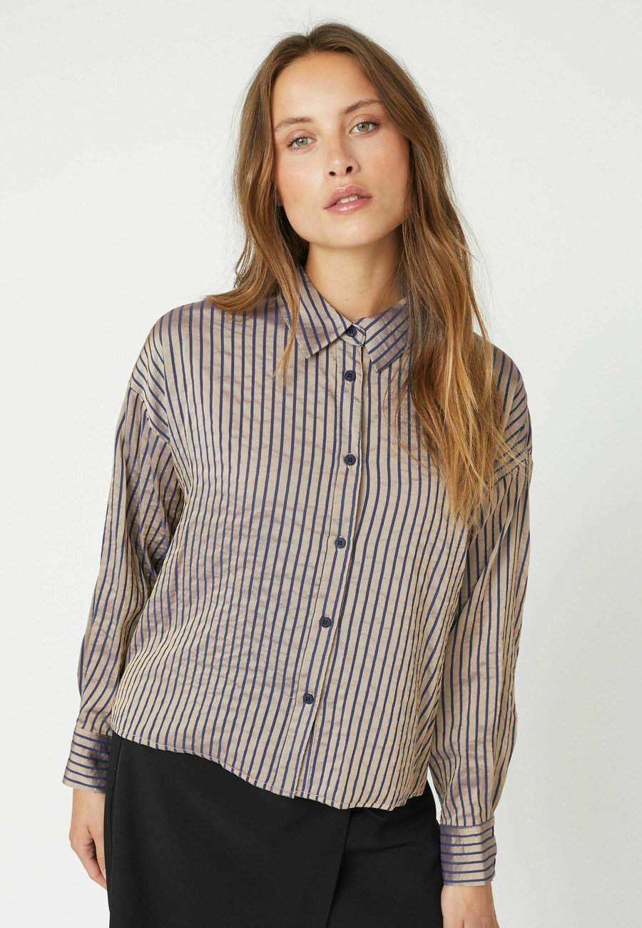 Блуза Co'couture CALVIA STRIPE , Navy/Dark Blue
Блуза Co'couture CALVIA STRIPE , Navy/Dark Blue