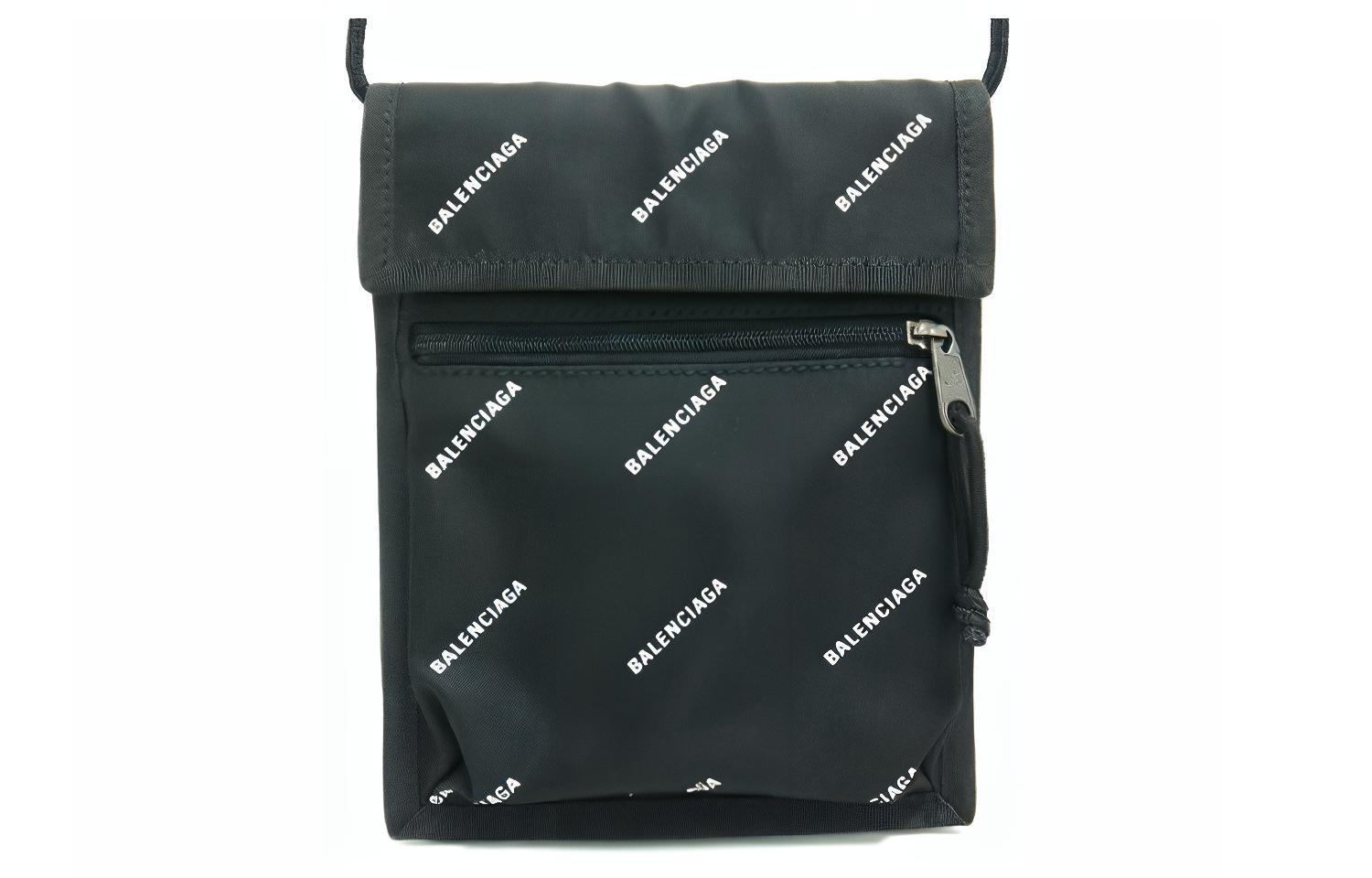 Нейлоновая плечевая сумка через плечо женская черная Balenciaga
Нейлоновая плечевая сумка через плечо женская черная Balenciaga